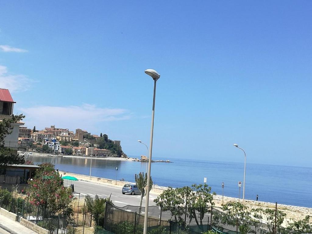 Hotel Casa Vacanze Due Passi E Il Mare Castel di Tusa Exterior foto