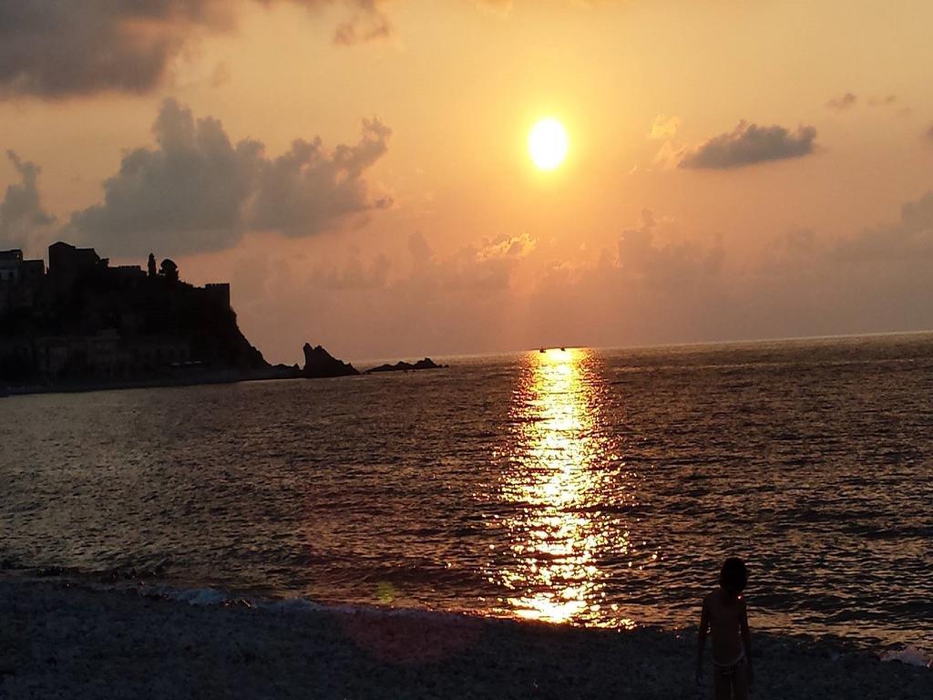 Hotel Casa Vacanze Due Passi E Il Mare Castel di Tusa Exterior foto